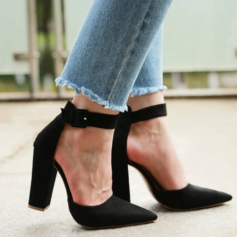 Woman Wedding Shoes Brand Strap Heels Classic Heeled Sandals 10.5CM Ladies Red Pointed Shoes Platform Pumps
Woman Wedding Shoes Brand Strap Heels Classic Heeled Sandals 10.5CM Ladies Red Pointed Shoes Platform Pumps
