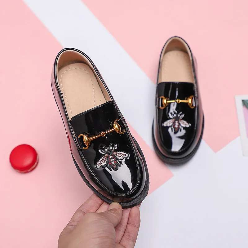 Little Girls Bee Shoes Embroidery Princess Flat Shoes Black Patent Leather Kid Party Shoes Slip-on Flower girls Shoes Shallow
Little Girls Bee Shoes Embroidery Princess Flat Shoes Black Patent Leather Kid Party Shoes Slip-on Flower girls Shoes Shallow