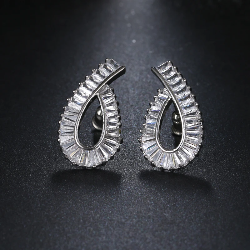 New Sparkling Clear AAA Cubic Zirconia Stud Earrings Redesign Unique Geometric Crystal Cz Jewelry for Women Earrings 2017 E-132
New Sparkling Clear AAA Cubic Zirconia Stud Earrings Redesign Unique Geometric Crystal Cz Jewelry for Women Earrings 2017 E-132