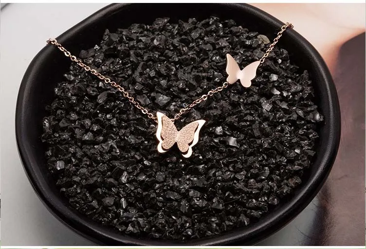 2022 Best Quality Wedding Jewelry Crystal fromSwarovskis Elegant temperament titanium steel rose gold butterfly necklace Women
2022 Best Quality Wedding Jewelry Crystal fromSwarovskis Elegant temperament titanium steel rose gold butterfly necklace Women