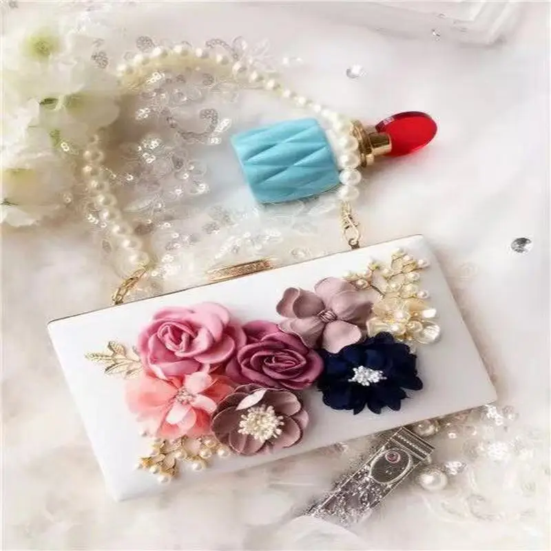 New style handbag Lady Ladies Dinner Bag Diamond Flower Evening Bag Wrist-lets Wedding banquet bag chain handbag banquet clutch
New style handbag Lady Ladies Dinner Bag Diamond Flower Evening Bag Wrist-lets Wedding banquet bag chain handbag banquet clutch
