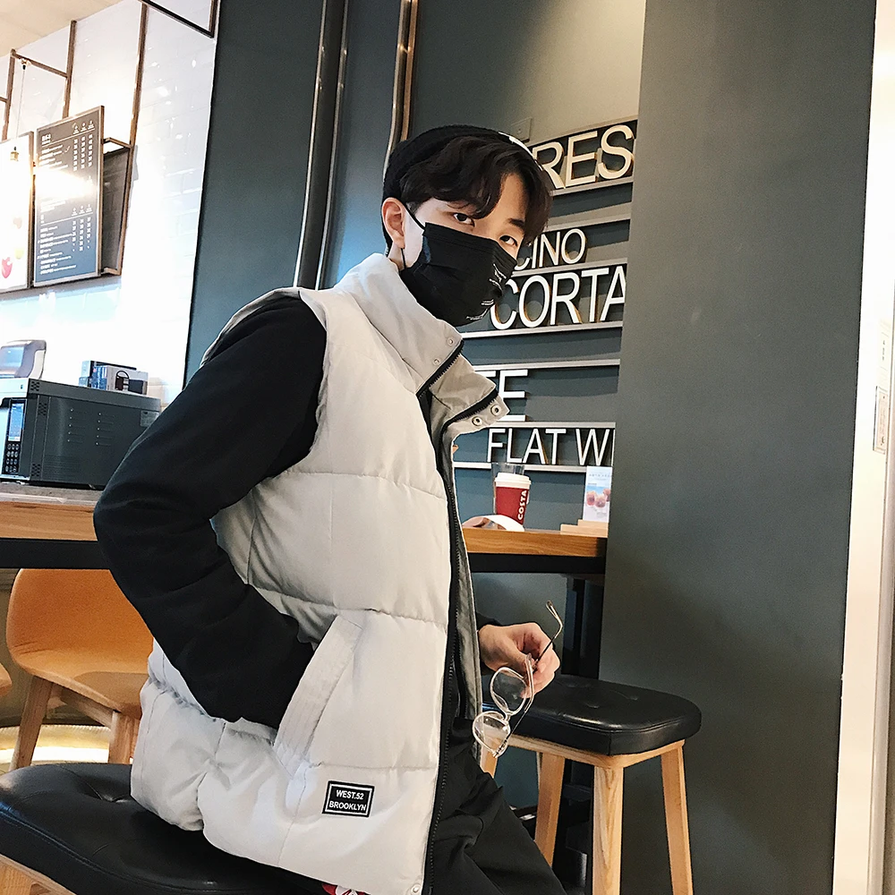Men's Sleeveless Vest Homme Winter Casual Coats Solid Male Cotton-Padded Thickening Vest Men Waistcoat Plus Size 4XL 5XL 8086
Men's Sleeveless Vest Homme Winter Casual Coats Solid Male Cotton-Padded Thickening Vest Men Waistcoat Plus Size 4XL 5XL 8086