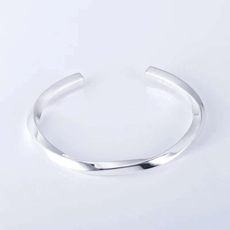 Authentic 100% 925 Sterling Silver bracelet female fine Top Quality simple Size adjustable handmade for women Jewelry Gift
Authentic 100% 925 Sterling Silver bracelet female fine Top Quality simple Size adjustable handmade for women Jewelry Gift
