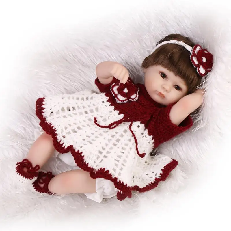 Мягкая силиконовая кукла reborn baby Bebe, 16 дюймов, 40 см, высокое качество, с милой Шерстяной Юбкой, магнитная пустышка, настоящая жива, bonecas
Мягкая силиконовая кукла reborn baby Bebe, 16 дюймов, 40 см, высокое качество, с милой Шерстяной Юбкой, магнитная пустышка, настоящая жива, bonecas