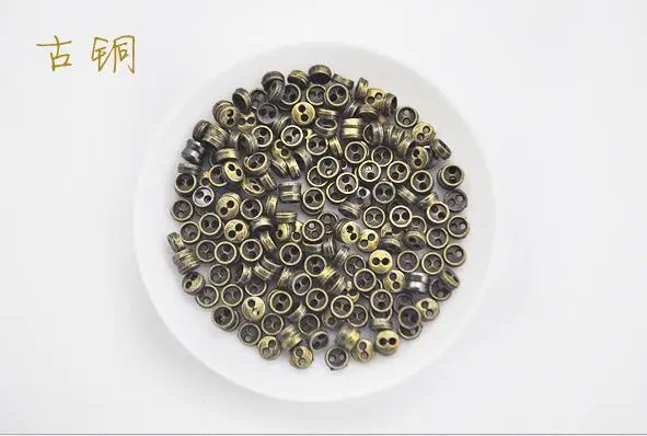 50pcs/lot 3mm BJD blyth OB doll DIY doll clothing accessories mini metal buttons ultra-small baby Doll accessories free shipping
50pcs/lot 3mm BJD blyth OB doll DIY doll clothing accessories mini metal buttons ultra-small baby Doll accessories free shipping