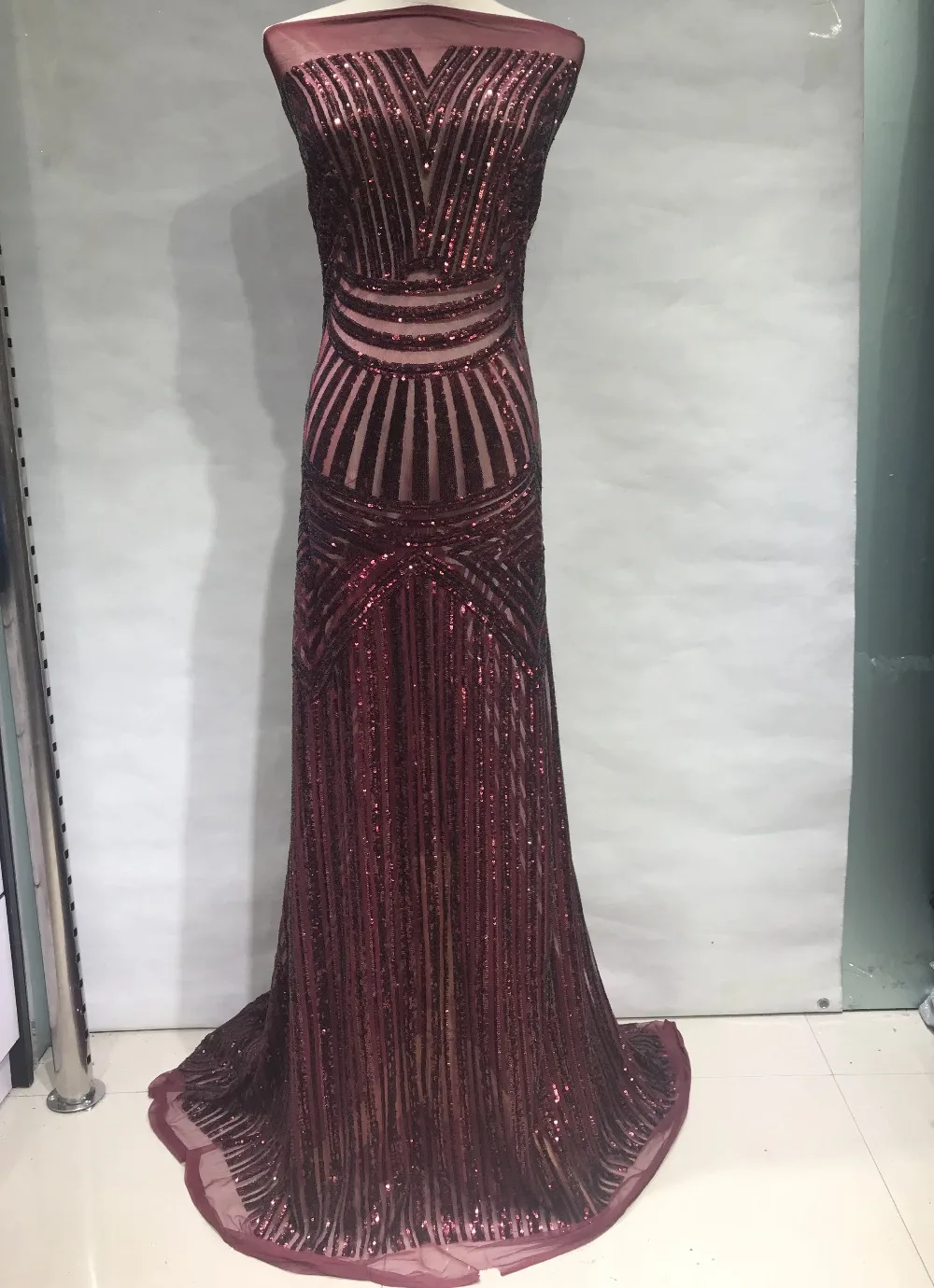Latest sequins lace Fashion African Lace Fabric Tulle African French cut Lace Fabric High Quality for wedding dress TS6947
Latest sequins lace Fashion African Lace Fabric Tulle African French cut Lace Fabric High Quality for wedding dress TS6947