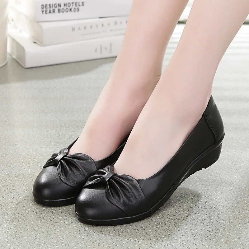 Women's Flats Genuine Leather ladies shoes Fashion mouth Wedge Bow Comfortable Driving Casual Shoe soft Comfortable
Women's Flats Genuine Leather ladies shoes Fashion mouth Wedge Bow Comfortable Driving Casual Shoe soft Comfortable