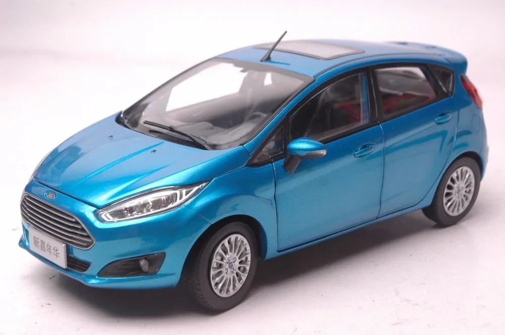 Модель литая в масштабе 1:18 для Fiesta 2013, голубой мини-внедорожник, игрушечный автомобиль из сплава, миниатюрные коллекционные подарки
Модель литая в масштабе 1:18 для Fiesta 2013, голубой мини-внедорожник, игрушечный автомобиль из сплава, миниатюрные коллекционные подарки