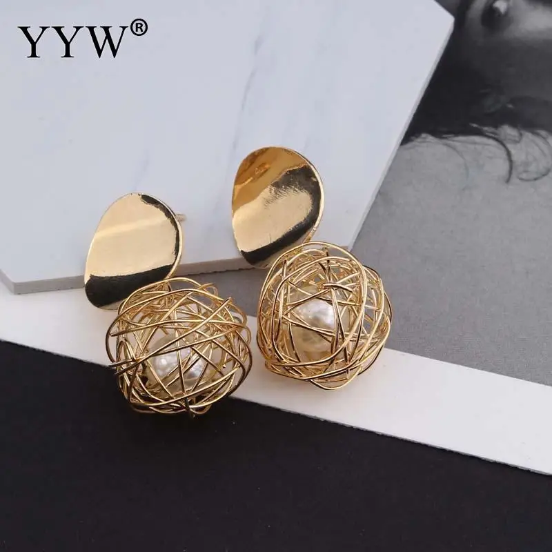 YYW New Fashion Stud Earrings For Women Golden Color Glass Wholesale Ear Jewelry Pearl Geometric Earrings For Party Wedding Gift
YYW New Fashion Stud Earrings For Women Golden Color Glass Wholesale Ear Jewelry Pearl Geometric Earrings For Party Wedding Gift