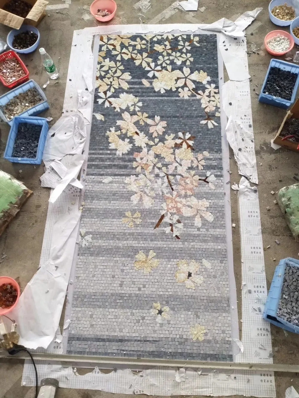 Italian Style Custom Made Silver Flower Blossom Mural Glass Mosaic wall, MD-SF03
Italian Style Custom Made Silver Flower Blossom Mural Glass Mosaic wall, MD-SF03