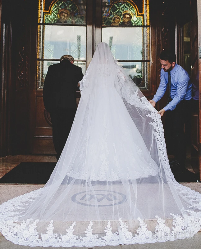 Top Quality Long 1 Layer White Ivory Tulle Lace Edge Wedding Veils 3m Free Shipping Wedding Accessories
Top Quality Long 1 Layer White Ivory Tulle Lace Edge Wedding Veils 3m Free Shipping Wedding Accessories