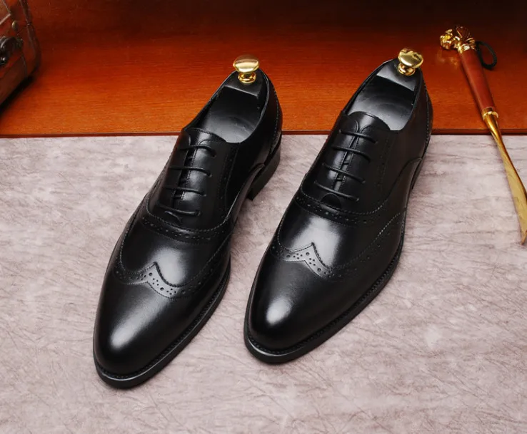 Italian retro carved men's shoes British style men's business dress pointed leather shoes leather tide shoes Office Work Shoes
Italian retro carved men's shoes British style men's business dress pointed leather shoes leather tide shoes Office Work Shoes