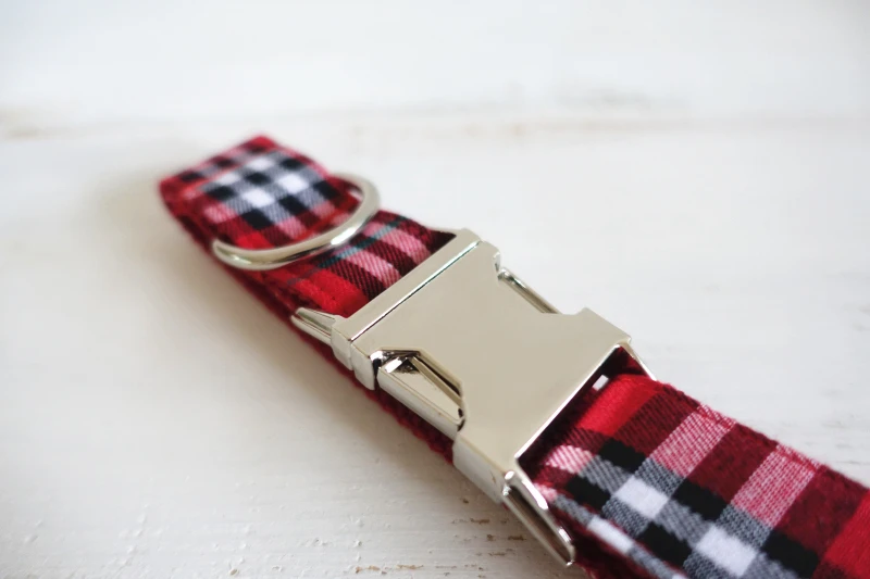 Unique Design Engraved Buckle Collar THE RED PLAID COLLAR Personalized Leash and Collar Set for Small Medium Lager dog
Unique Design Engraved Buckle Collar THE RED PLAID COLLAR Personalized Leash and Collar Set for Small Medium Lager dog
