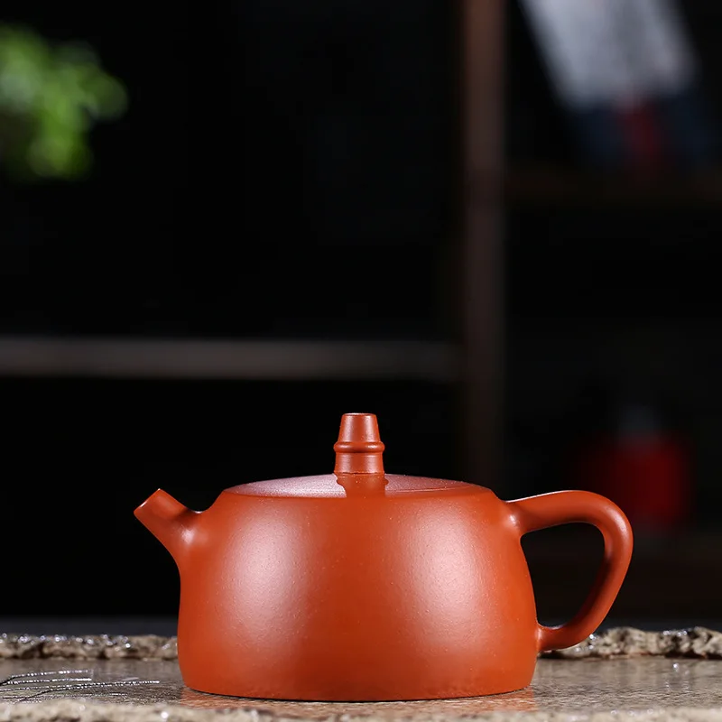 Yixing Purple Sand Pot Famous Artisanal Mine Zhuni Hanfeng Pot Kungfu Teapot Gift 190 ml
Yixing Purple Sand Pot Famous Artisanal Mine Zhuni Hanfeng Pot Kungfu Teapot Gift 190 ml