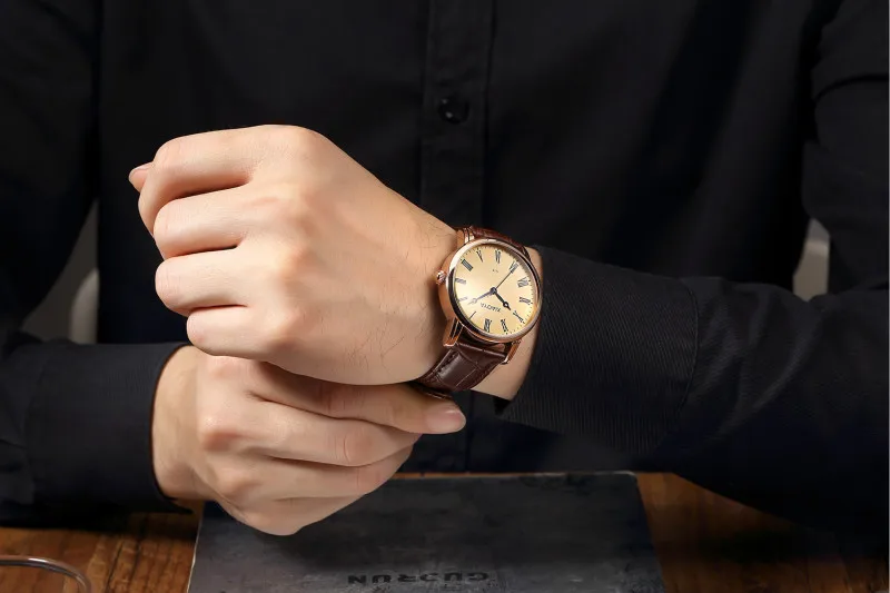 Hot Sale Men's Wrist Watch Luxury Watch Men Famous Brand Roman Numerals a Bracelet Sliver Golden Clock reloj hombre Male Shows M
Hot Sale Men's Wrist Watch Luxury Watch Men Famous Brand Roman Numerals a Bracelet Sliver Golden Clock reloj hombre Male Shows M