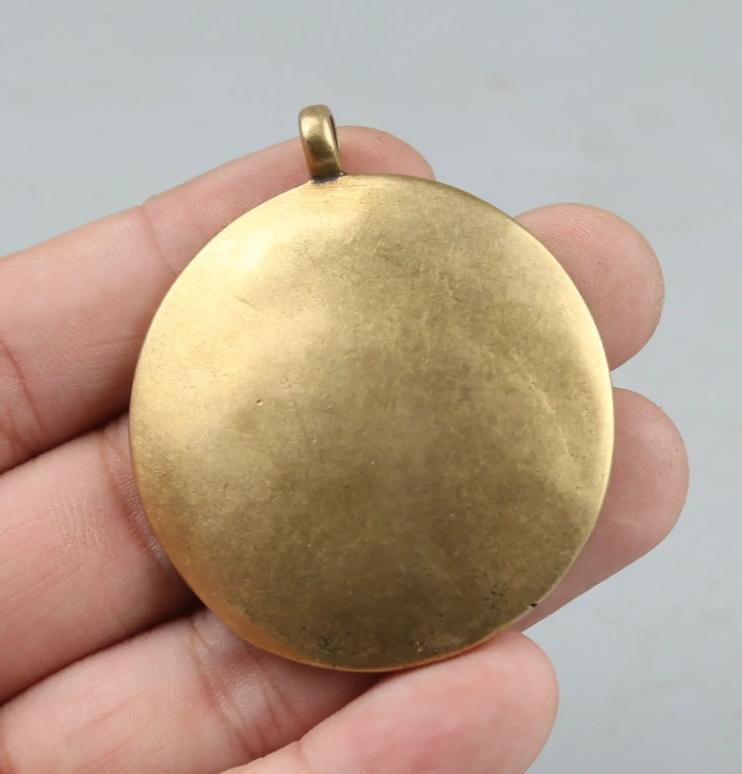 53MM/2.1"Collect Curio Rare China Fengshui Small Bronze Exquisite 12 Zodiac Nine Palace Eight Diagrams Amulet Pendant Statue 25g
53MM/2.1"Collect Curio Rare China Fengshui Small Bronze Exquisite 12 Zodiac Nine Palace Eight Diagrams Amulet Pendant Statue 25g