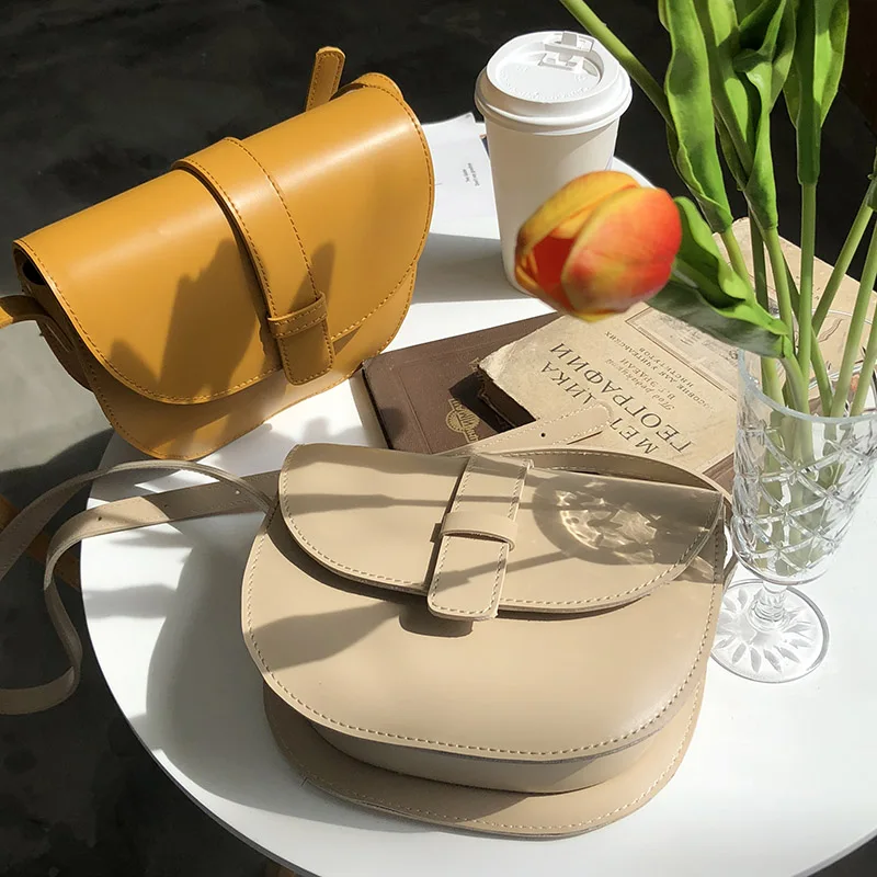 2019 new wave fashion shoulder semicircle retro saddle bag female casual wild Messenger bag C43-50
2019 new wave fashion shoulder semicircle retro saddle bag female casual wild Messenger bag C43-50