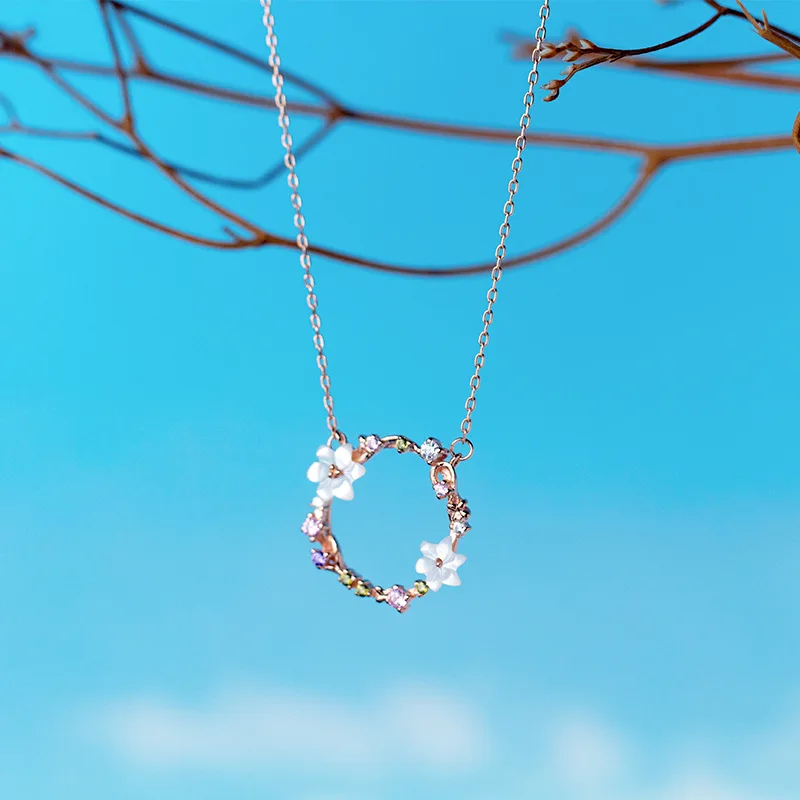 MloveAcc 925 Sterling Silver Flower Loop Pendant Necklace Fashion Classic Circle Necklace for Women Luxury Jewelry
MloveAcc 925 Sterling Silver Flower Loop Pendant Necklace Fashion Classic Circle Necklace for Women Luxury Jewelry