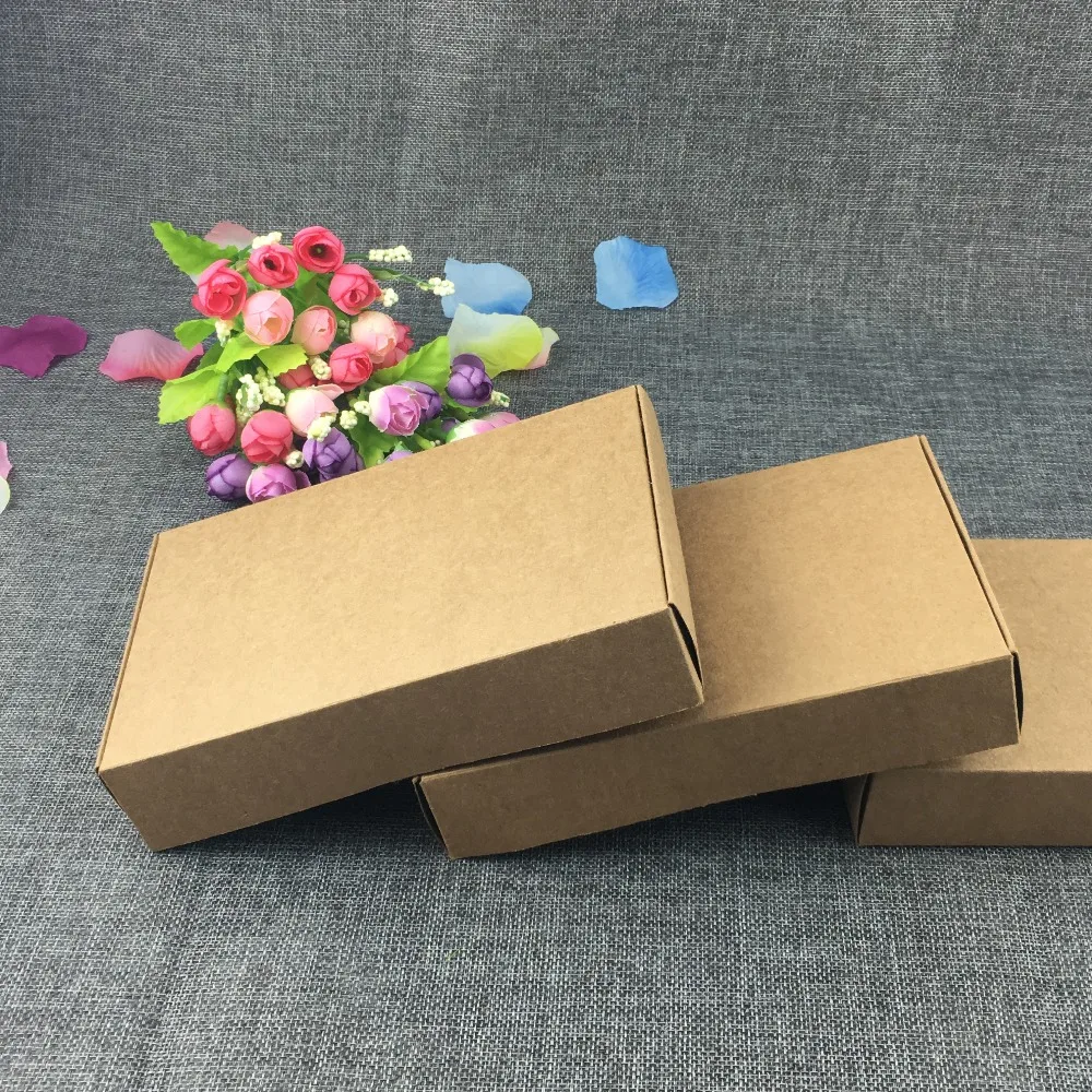 12pcs/lot brown Cardboard gift box,white Package paper carton box kraft paper handmade soap packaging craft box folding
12pcs/lot brown Cardboard gift box,white Package paper carton box kraft paper handmade soap packaging craft box folding