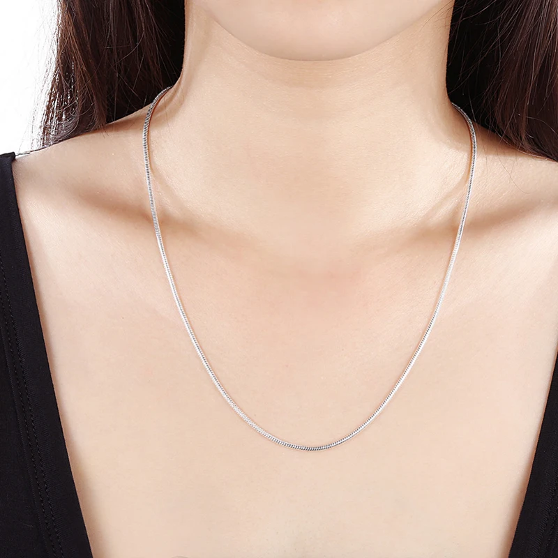 5pcs/lot (16 18 20 22 24 inches) Fashion Jewelry 925 Sterling silver Chains 1mm Snake Chain Necklace Jewelry
5pcs/lot (16 18 20 22 24 inches) Fashion Jewelry 925 Sterling silver Chains 1mm Snake Chain Necklace Jewelry