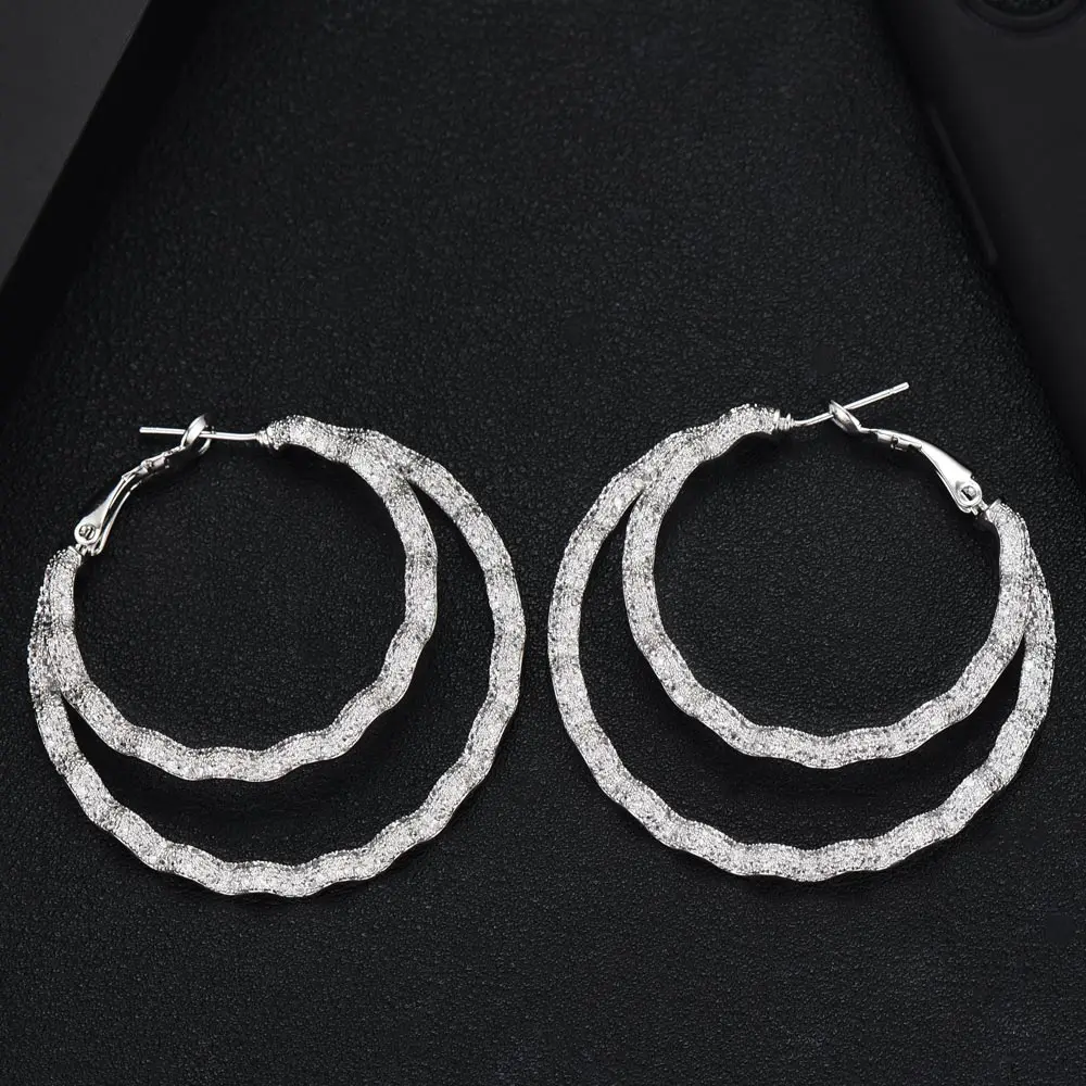 SisCathy Elegant Round Women Big Hoop Earrings 2019 New Fashion Jewelry Full Cubic Zirconia Pave Copper Women Earrings
SisCathy Elegant Round Women Big Hoop Earrings 2019 New Fashion Jewelry Full Cubic Zirconia Pave Copper Women Earrings