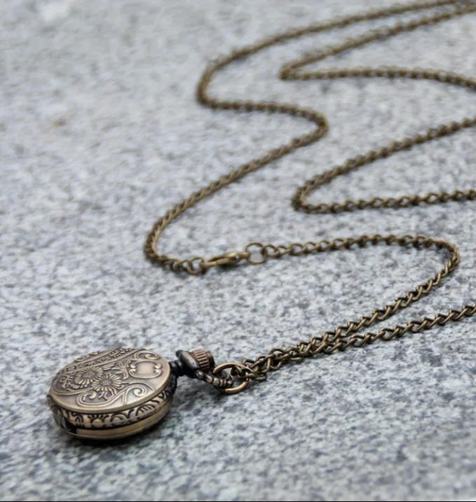 Bronze Quartz Pocket Watch Vintage Roman Numerals Clock Men Women's Necklace Chain Pendant Fob Watch Relogio De Bolso
Bronze Quartz Pocket Watch Vintage Roman Numerals Clock Men Women's Necklace Chain Pendant Fob Watch Relogio De Bolso