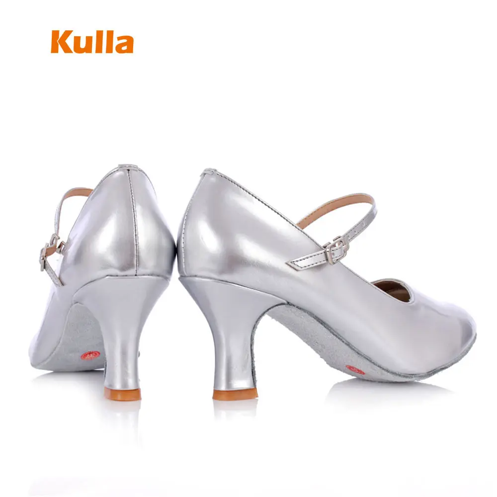 Woman's Modern Latin Dance Shoes Soft Sole Black/Gold/Silver Heels 5cm/7cm Ladies Ballroom Tango Salsa Dancing Shoes Wholesale
Woman's Modern Latin Dance Shoes Soft Sole Black/Gold/Silver Heels 5cm/7cm Ladies Ballroom Tango Salsa Dancing Shoes Wholesale