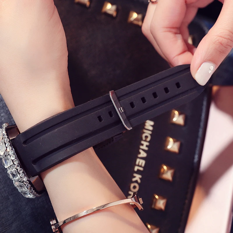Luxury Women Quartz Watches Reloj Mujer Relojes Crystal Silicone Band Diamond Wrist Watch Ladies Clock Montre Femme Horloge
Luxury Women Quartz Watches Reloj Mujer Relojes Crystal Silicone Band Diamond Wrist Watch Ladies Clock Montre Femme Horloge