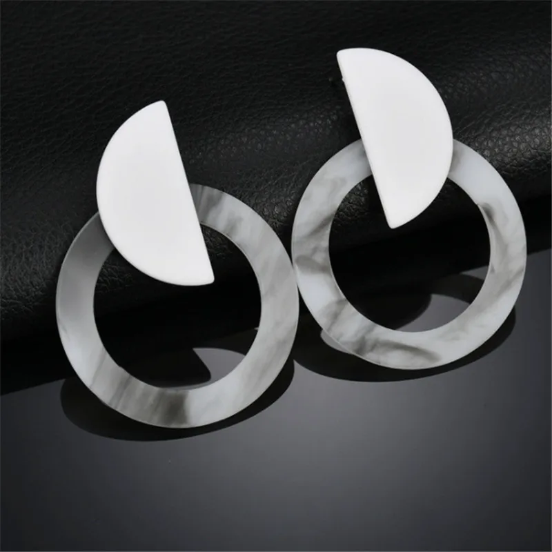 2019 New Fashion Geometric Hollow Geometry Large Ring Acrylic Earrings For Women Temperament Tide Female Earrings Jewelry
2019 New Fashion Geometric Hollow Geometry Large Ring Acrylic Earrings For Women Temperament Tide Female Earrings Jewelry