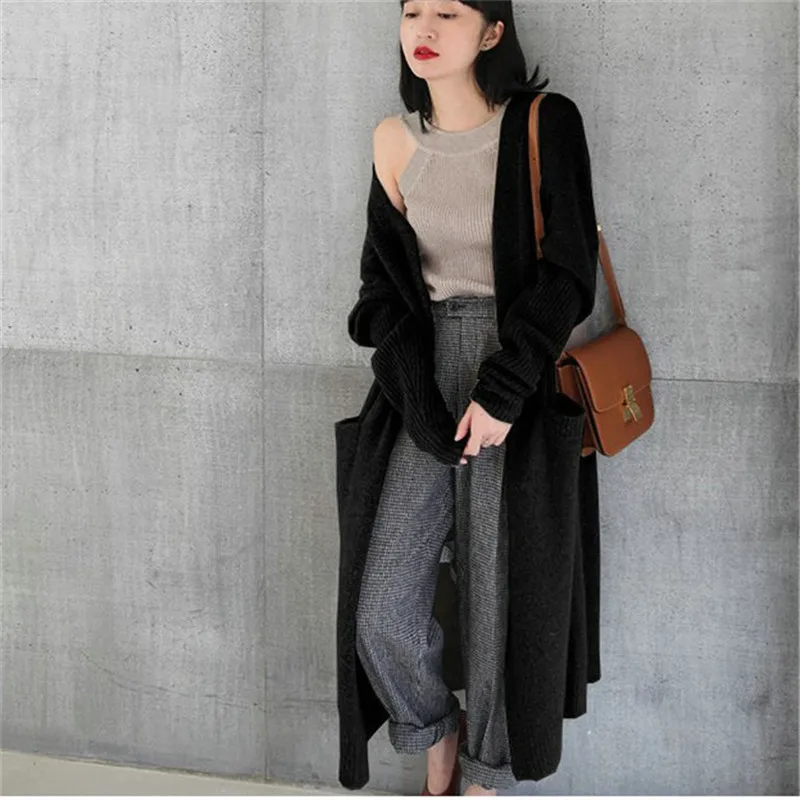 2018 new autumn and winter cashmere cardigan women's long over the knee loose thick sweater comfortable sweater coat jacket
2018 new autumn and winter cashmere cardigan women's long over the knee loose thick sweater comfortable sweater coat jacket