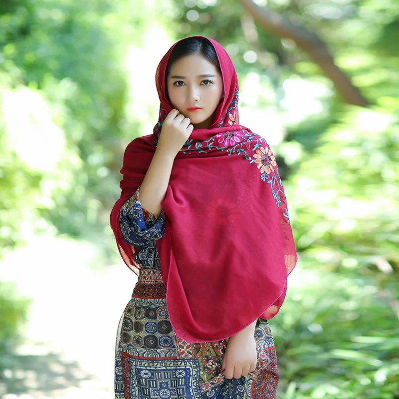 Plain soild hijabs flower embroidery women scarf fashion viscose bandanna shawls muslim head wraps 10pcs/lot fast shipping
Plain soild hijabs flower embroidery women scarf fashion viscose bandanna shawls muslim head wraps 10pcs/lot fast shipping