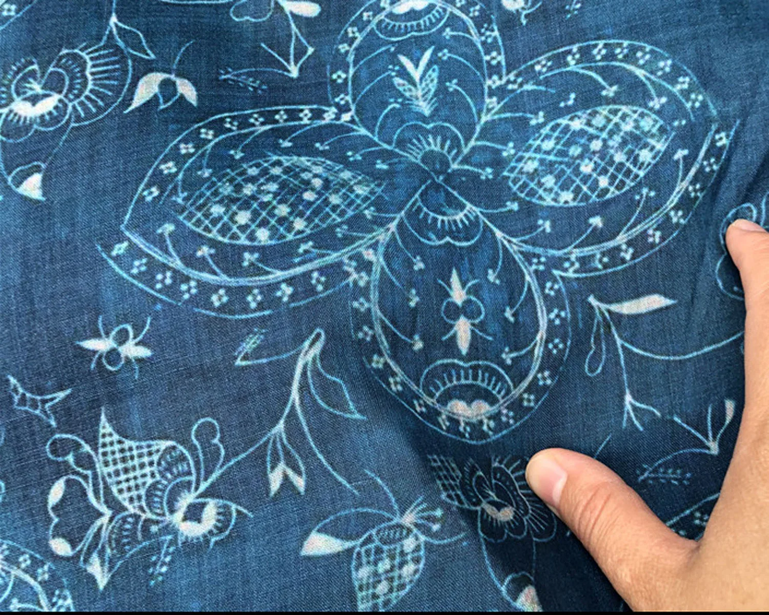 Natural pure ramie fabrics Four petals blue fabric High-end dresses, gowns, clothes, thin summer styles tissus
Natural pure ramie fabrics Four petals blue fabric High-end dresses, gowns, clothes, thin summer styles tissus