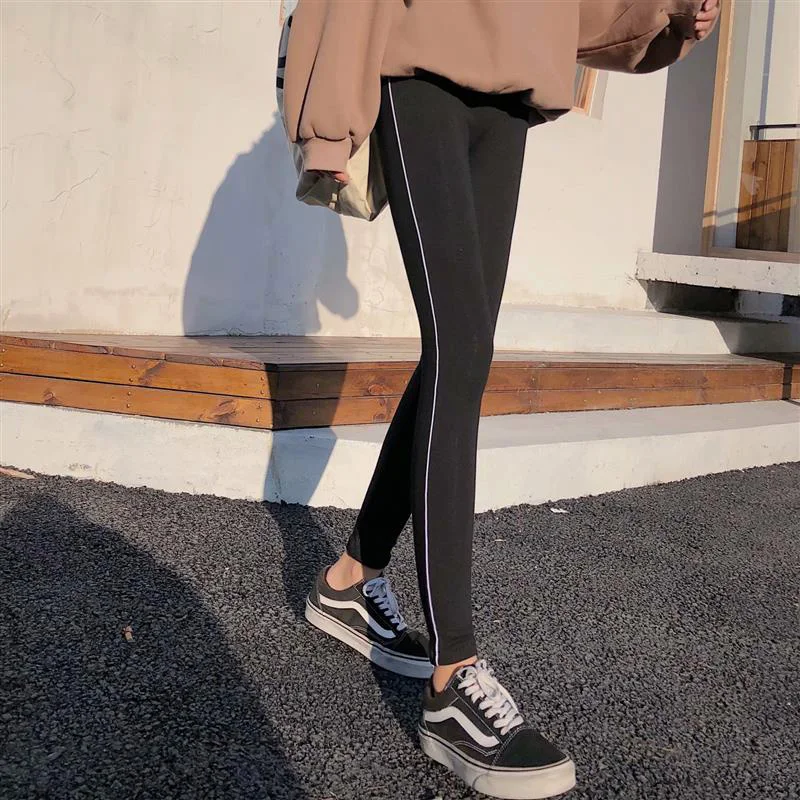 Joker plus velvet thickening side strips women's models Comfortable cotton leggings High-elastic
Joker plus velvet thickening side strips women's models Comfortable cotton leggings High-elastic