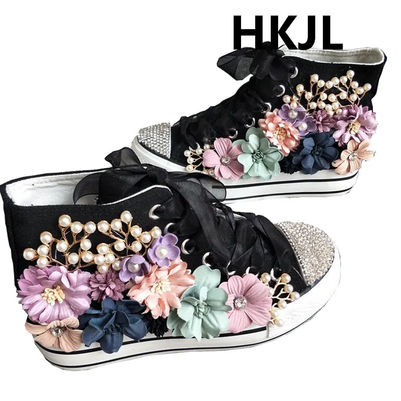 2018 dreamy multicolored pearl Austrian water drill yarn with laminated high top shoes canvas shoes
2018 dreamy multicolored pearl Austrian water drill yarn with laminated high top shoes canvas shoes
