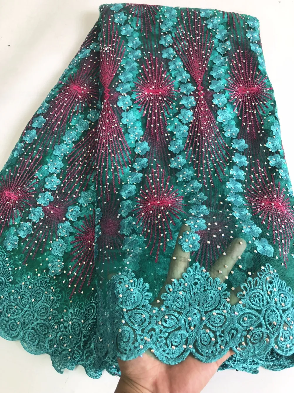 Nigerian Lace Fabric 2018 High Quality Lace Blace French Tulle Lace Fabric With Stones Party African Lace Material CH01
Nigerian Lace Fabric 2018 High Quality Lace Blace French Tulle Lace Fabric With Stones Party African Lace Material CH01