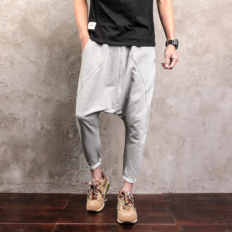 Plus Size M-5XL Street Fashion Hiphop Male Harem Pant Solid Color Loose Jogger Sweatpants Men low crotch Trousers 060203
Plus Size M-5XL Street Fashion Hiphop Male Harem Pant Solid Color Loose Jogger Sweatpants Men low crotch Trousers 060203