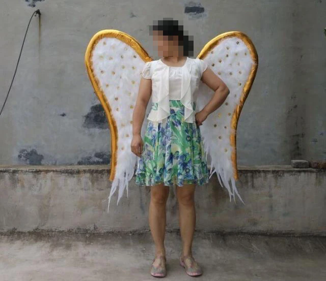 Costumed beautiful white gold cartoon feather angel wings for Fashion show Displays wedding shooting props Cosplay game costume
Costumed beautiful white gold cartoon feather angel wings for Fashion show Displays wedding shooting props Cosplay game costume