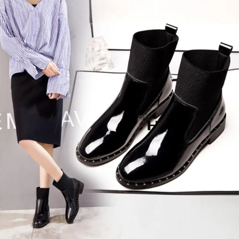 New Casual Women's boots Autumn winter Genuine leather fashion women's booties sell well classic black Comfortable soft shoes
New Casual Women's boots Autumn winter Genuine leather fashion women's booties sell well classic black Comfortable soft shoes
