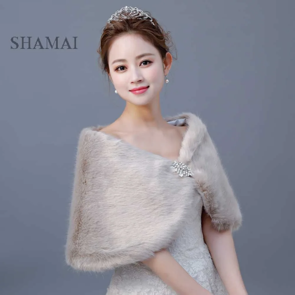 SHAMAI Gray High Quality Winter Faux Fur Bridal Jacket Warm Boleros Wedding Bride Wraps Cape Shawl Wedding Jacket
SHAMAI Gray High Quality Winter Faux Fur Bridal Jacket Warm Boleros Wedding Bride Wraps Cape Shawl Wedding Jacket
