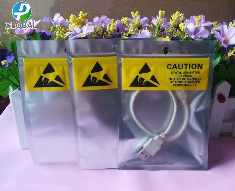 500pcs 8*13.5cm Zip lock Electronic Accessories/battery Packaging bags zipper Anti-Static Shielding plastic Bags ESD Anti Static
500pcs 8*13.5cm Zip lock Electronic Accessories/battery Packaging bags zipper Anti-Static Shielding plastic Bags ESD Anti Static