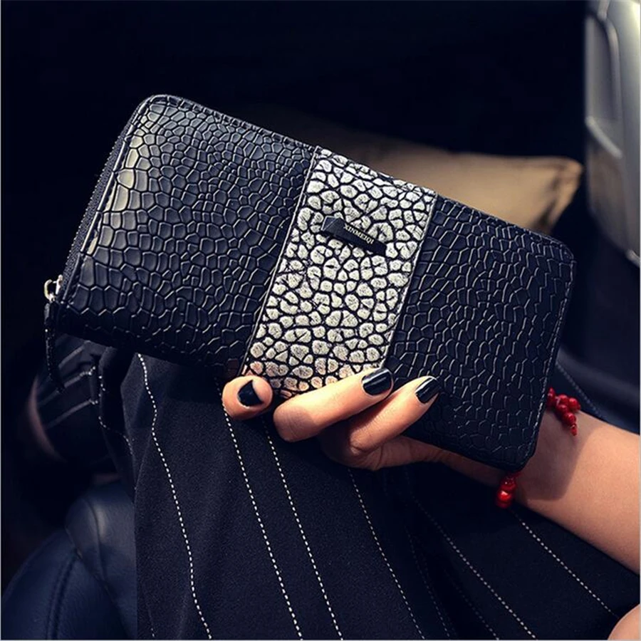 Ms. wallet female long section of the new zipper wallet fashion wallet women wallet card hand bag phone package women's purse
Ms. wallet female long section of the new zipper wallet fashion wallet women wallet card hand bag phone package women's purse