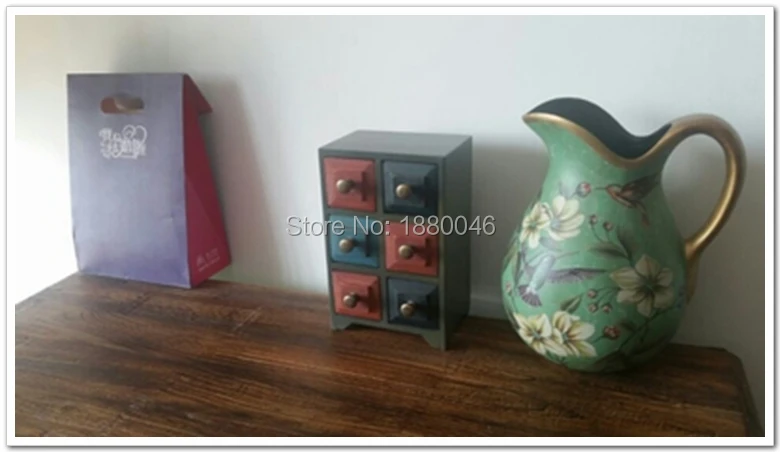 New 20.5*13*9CM Coloured drawing or pattern wooden jewelry box jewelry necklace earrings high-end European retro Princess box
New 20.5*13*9CM Coloured drawing or pattern wooden jewelry box jewelry necklace earrings high-end European retro Princess box