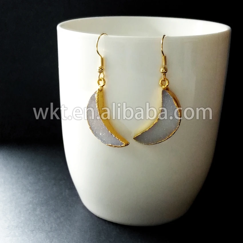 WT-E109 Wholesale Natural sparkly druzy crescent moon earrings, 24k gold dipped electroplated druzy half moon at gate earrings
WT-E109 Wholesale Natural sparkly druzy crescent moon earrings, 24k gold dipped electroplated druzy half moon at gate earrings