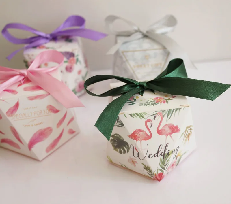 Festive Party Supplies Event DIY Folding paperboard Diamond Candy Wedding Packaging Sugar Gift Boxes with ribbon 50pc/lot
Festive Party Supplies Event DIY Folding paperboard Diamond Candy Wedding Packaging Sugar Gift Boxes with ribbon 50pc/lot