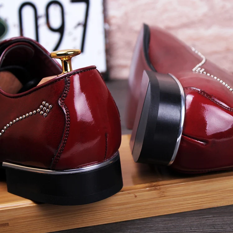 2017 New Patent Leather Oxford Shoe For Men Point Flats Men's Dress Spiked Mans Footwear Large Size Wedding Party Zapatos Hombre
2017 New Patent Leather Oxford Shoe For Men Point Flats Men's Dress Spiked Mans Footwear Large Size Wedding Party Zapatos Hombre