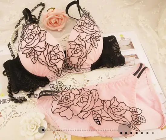 

Sexy Rose Embroidery Sexy Bra And Panty Sets Erotic Lingerie For Women Ensemble Soutien Gorge Et Culotte Femme Push-up CG65