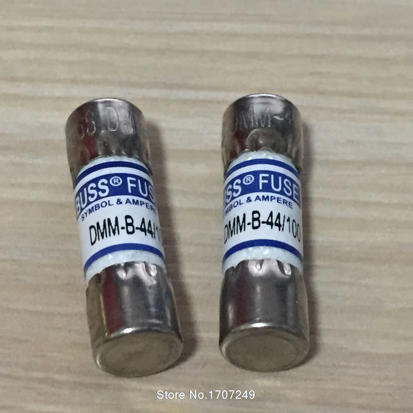 2pcs BUSSMANN DMM-B-44/100 BUSS FUSE 10x35mm 440MA 1000V for multimeter F115C/F116C/F117C/F87V/F175/F177/F179/F287/F289
2pcs BUSSMANN DMM-B-44/100 BUSS FUSE 10x35mm 440MA 1000V for multimeter F115C/F116C/F117C/F87V/F175/F177/F179/F287/F289
