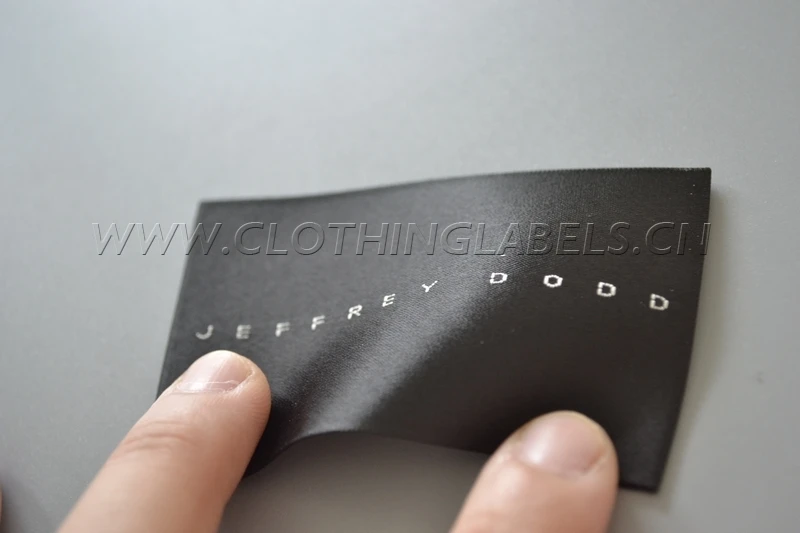 fabric clothing label, brand label for clothes, woven name label, satin material, selvage edge. Supply iron on label for clothes
fabric clothing label, brand label for clothes, woven name label, satin material, selvage edge. Supply iron on label for clothes