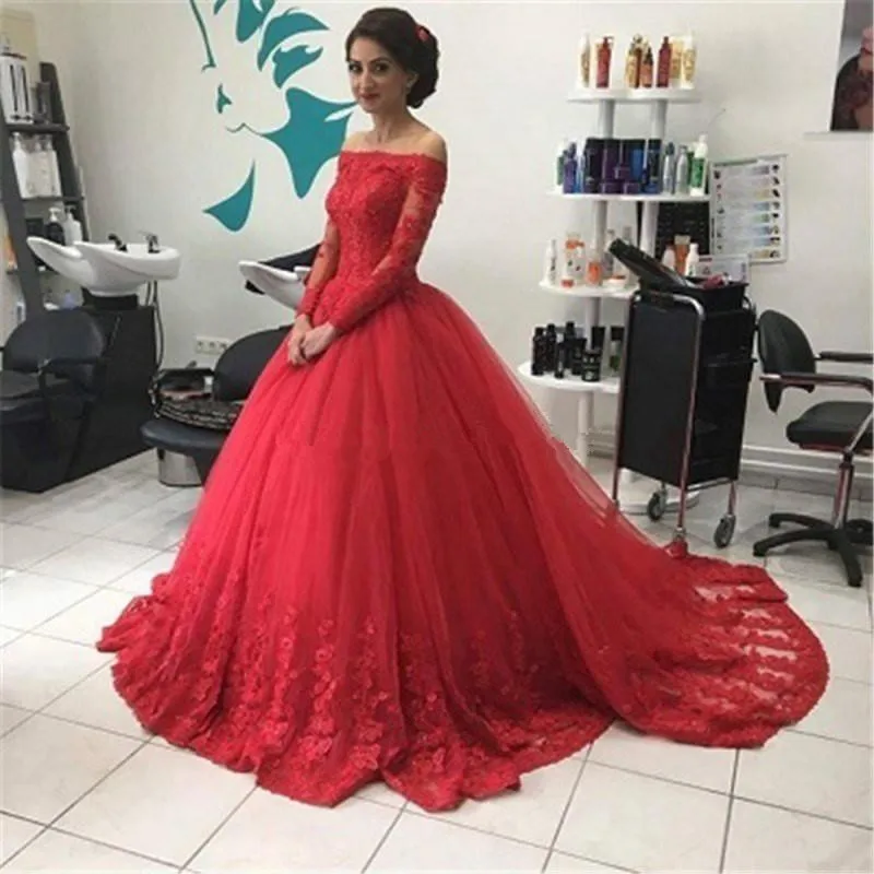 Red Long Sleeves Evening Dresses Ball Gown Vintage Lace Prom Gowns Evening 2019 Off the Shoulder Train
Red Long Sleeves Evening Dresses Ball Gown Vintage Lace Prom Gowns Evening 2019 Off the Shoulder Train