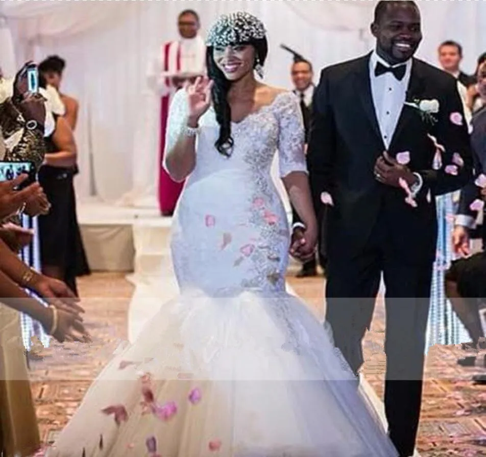 Vintage Half Sleeve Mermaid Wedding Dresses v-neck Lace Applique Elegant wedding Gowns Plus Size Wedding Dress 2020 bridal gowns
Vintage Half Sleeve Mermaid Wedding Dresses v-neck Lace Applique Elegant wedding Gowns Plus Size Wedding Dress 2020 bridal gowns